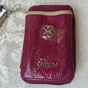 Guess Reiko Wristlet - Pomegranate